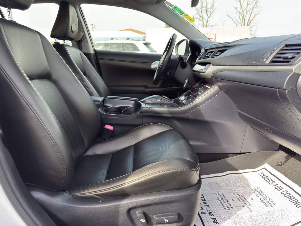 Used 2013 Lexus CT 200h w/ Premium Pkg w/Navigation FWD image 12