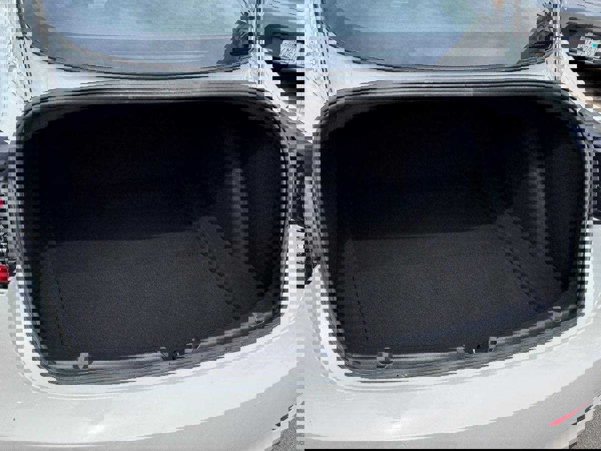 Used 2018 Tesla Model 3 Long Range image 12