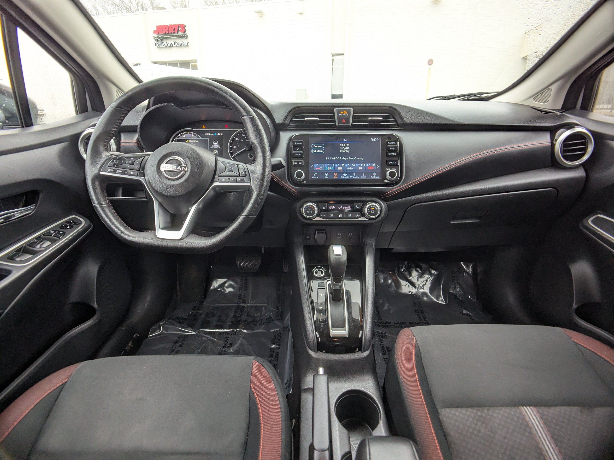 Used 2024 Nissan Versa SR FWD image 16