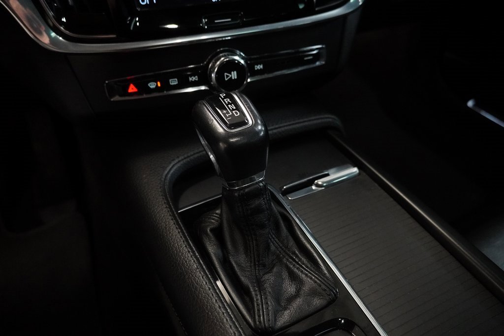 Used 2018 Volvo V90 T5 Cross Country w/ Convenience Package image 8