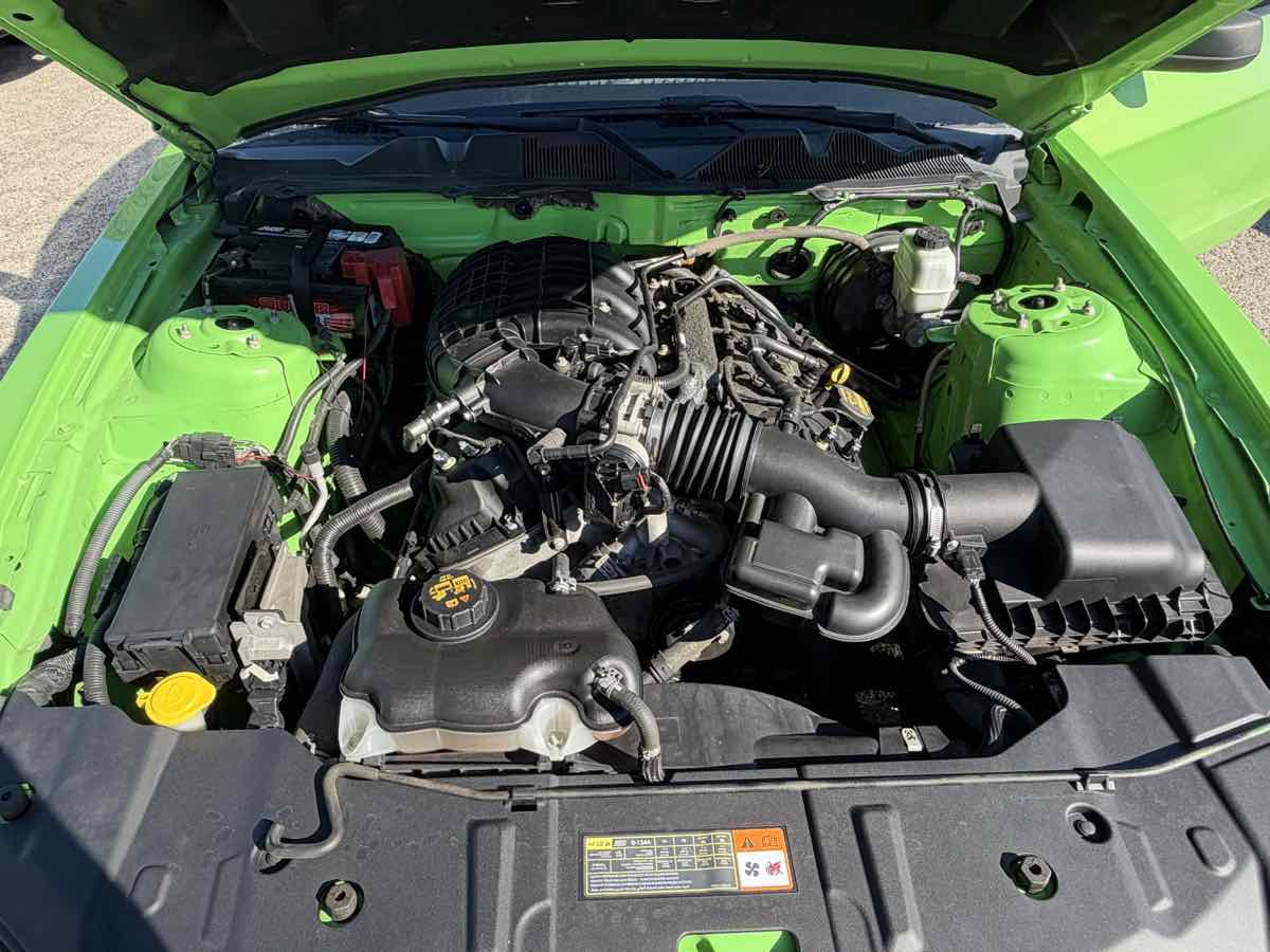 Used 2013 Ford Mustang Coupe RWD image 18