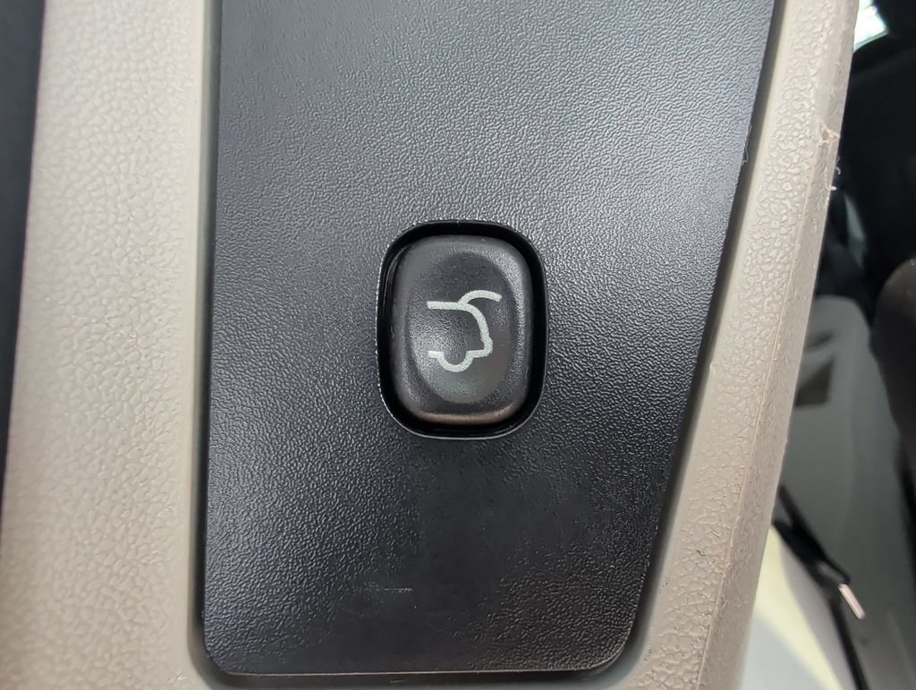 Used 2014 Dodge Grand Caravan SXT FWD image 23