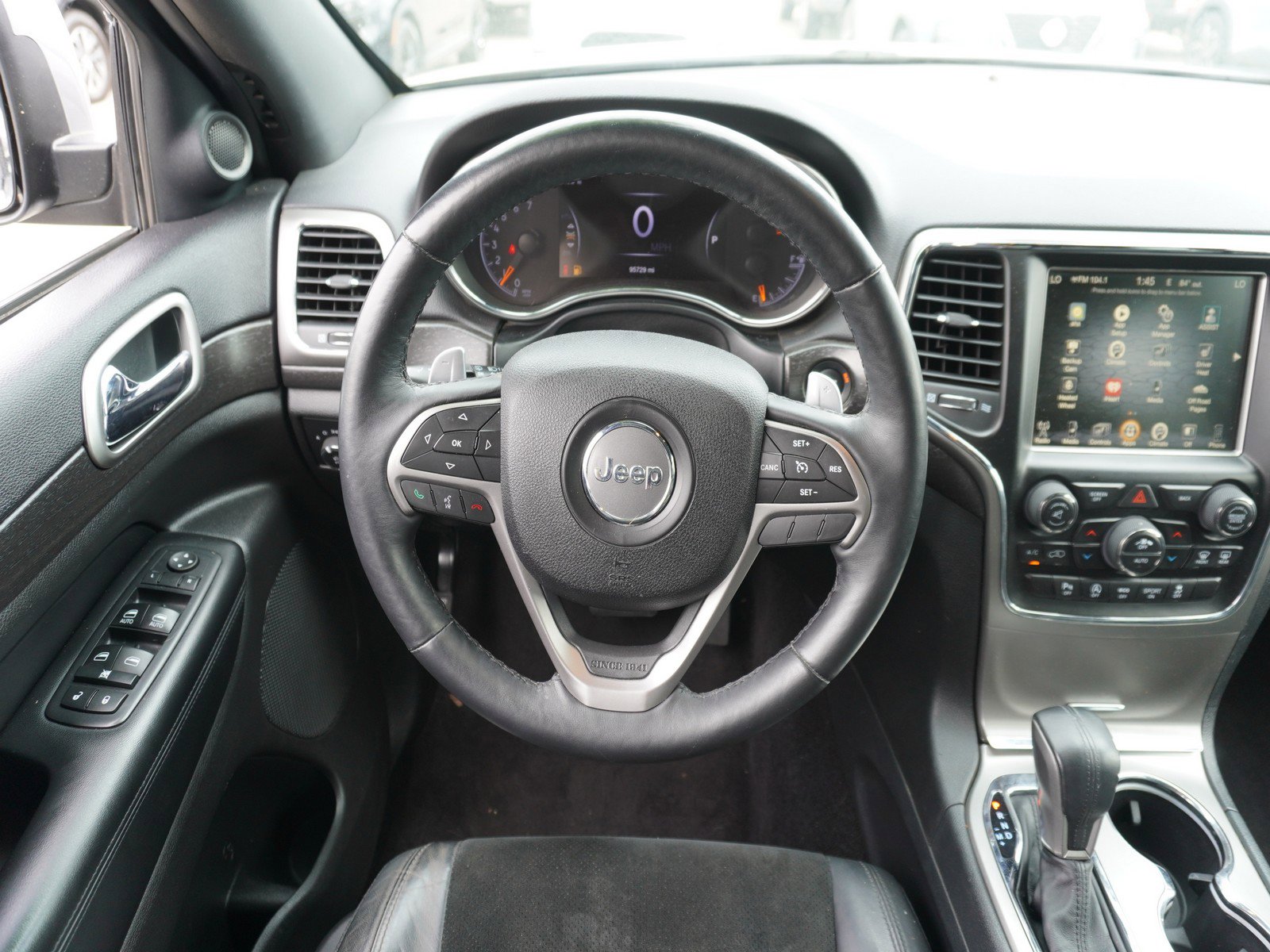 Used 2017 Jeep Grand Cherokee Altitude image 14