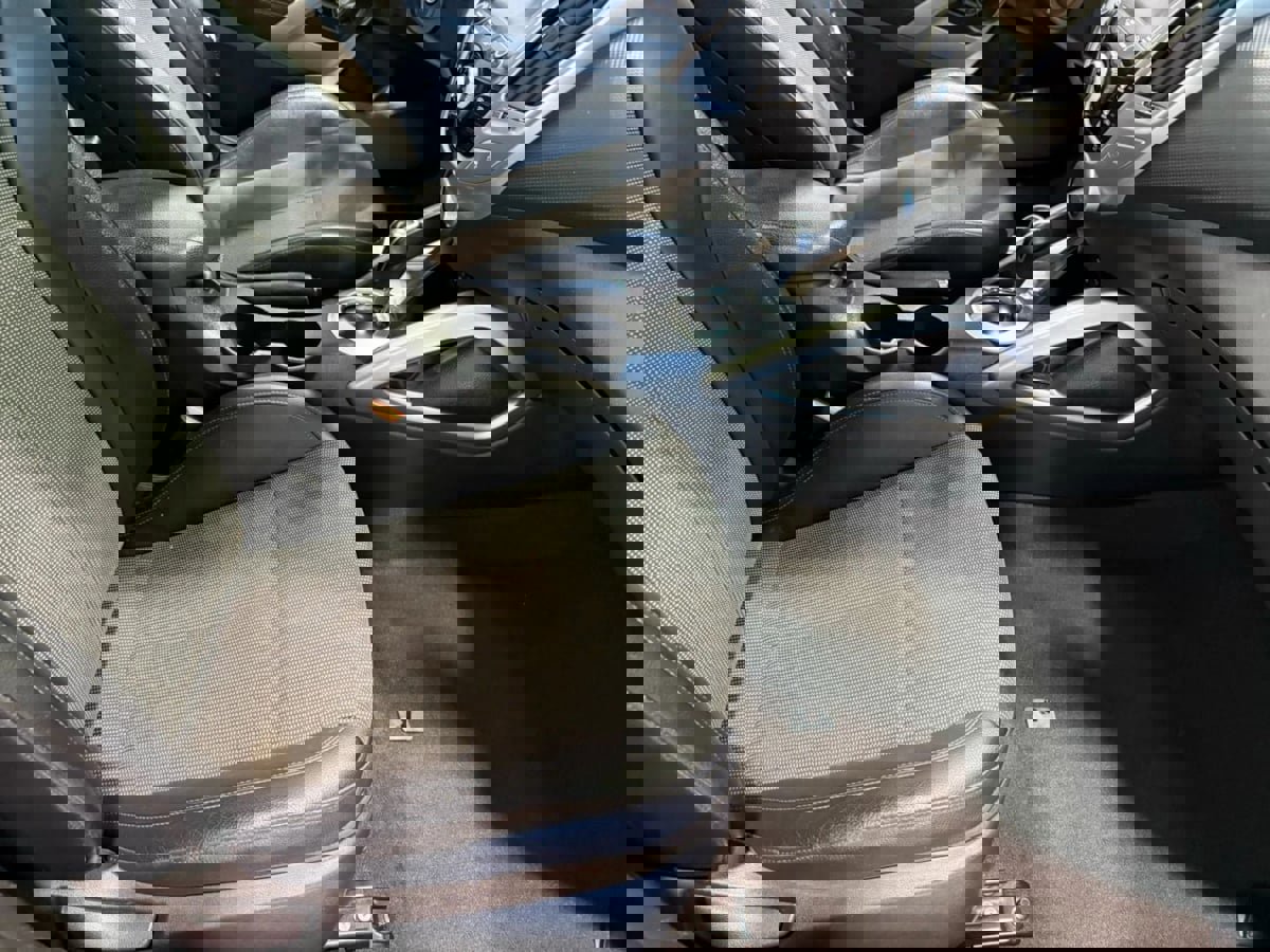 Used 2016 Hyundai Veloster w/ Option Group 02 image 29