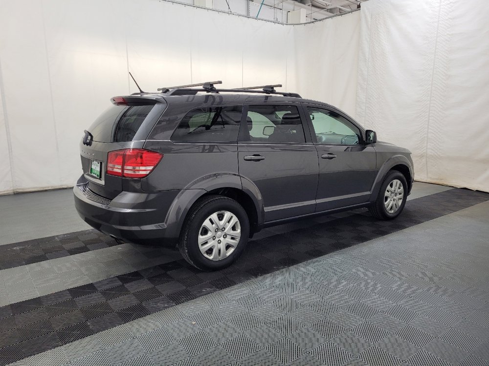 Used 2016 Dodge Journey SE w/ Flexible Seating Group image 10