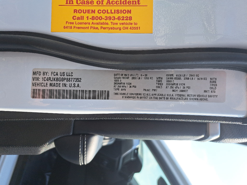 Certified 2023 Jeep Grand Cherokee L Limited AWD/4WD image 37