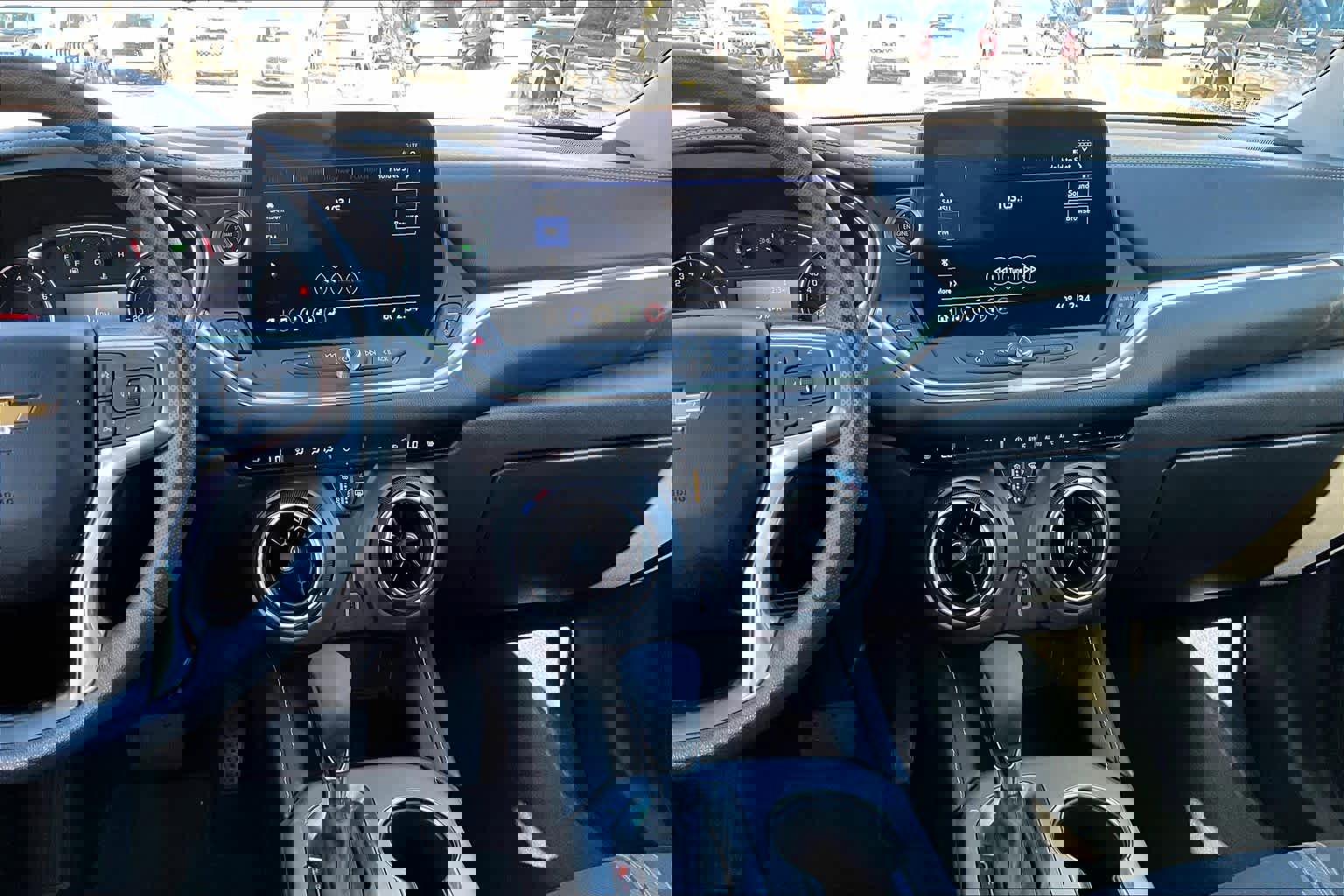 Used 2025 Chevrolet Blazer LT image 7