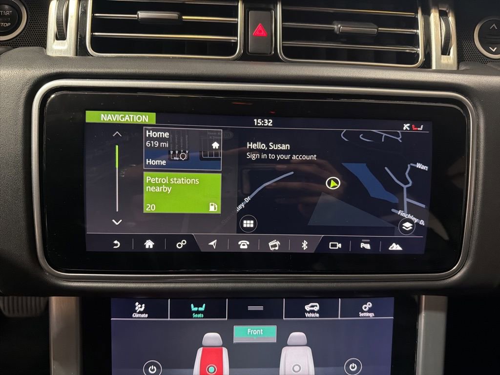 Used 2018 Land Rover Range Rover HSE image 17