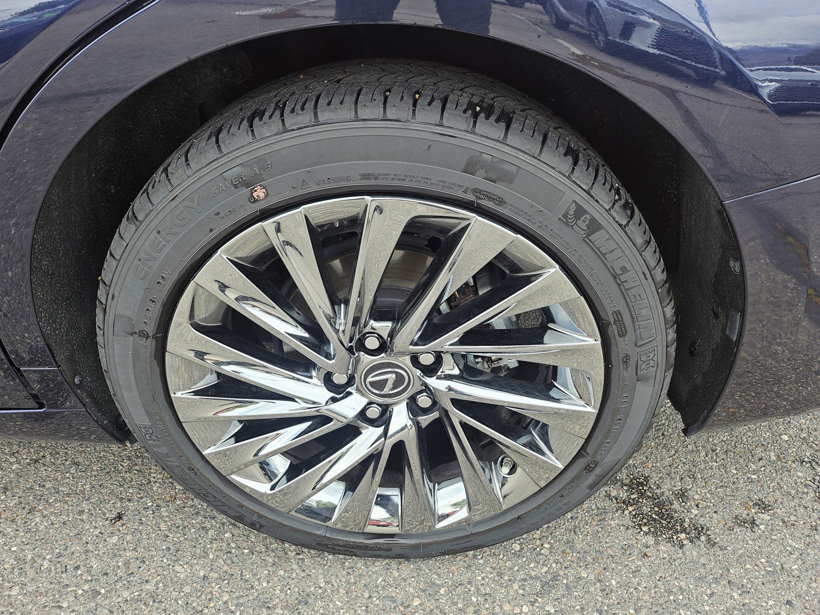 Used 2025 Lexus ES 300h w/ Luxury Package FWD image 17