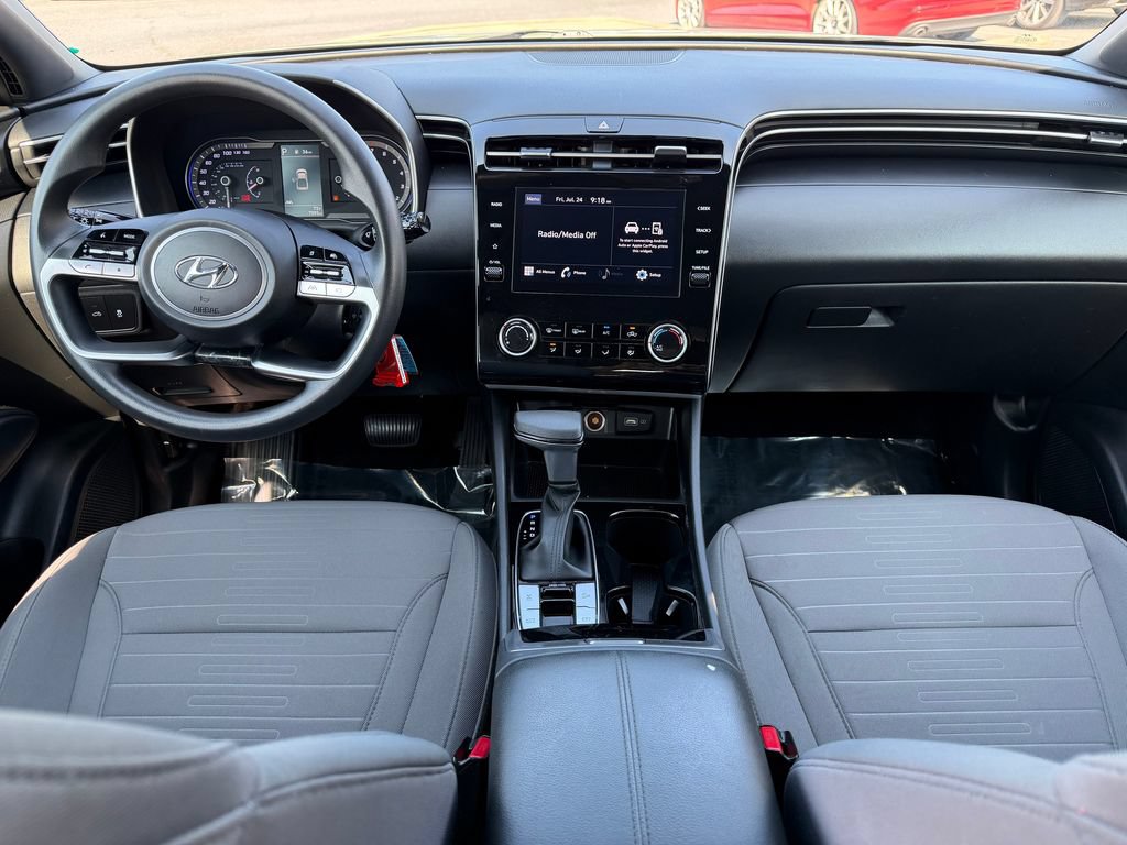 Used 2024 Hyundai Santa Cruz SE AWD/4WD image 2