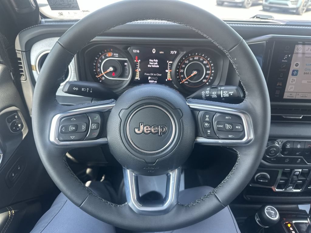 Used 2026 Jeep Wrangler Unlimited Sahara AWD/4WD image 21