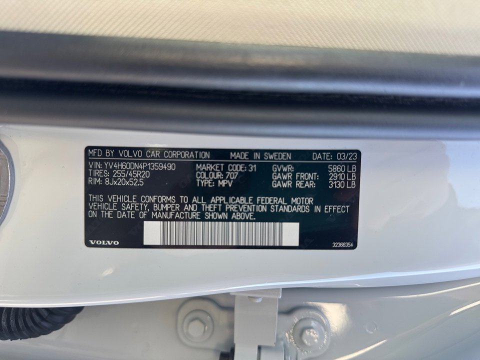 Used 2023 Volvo XC60 T8 Plus w/ Protection Package Premier image 39