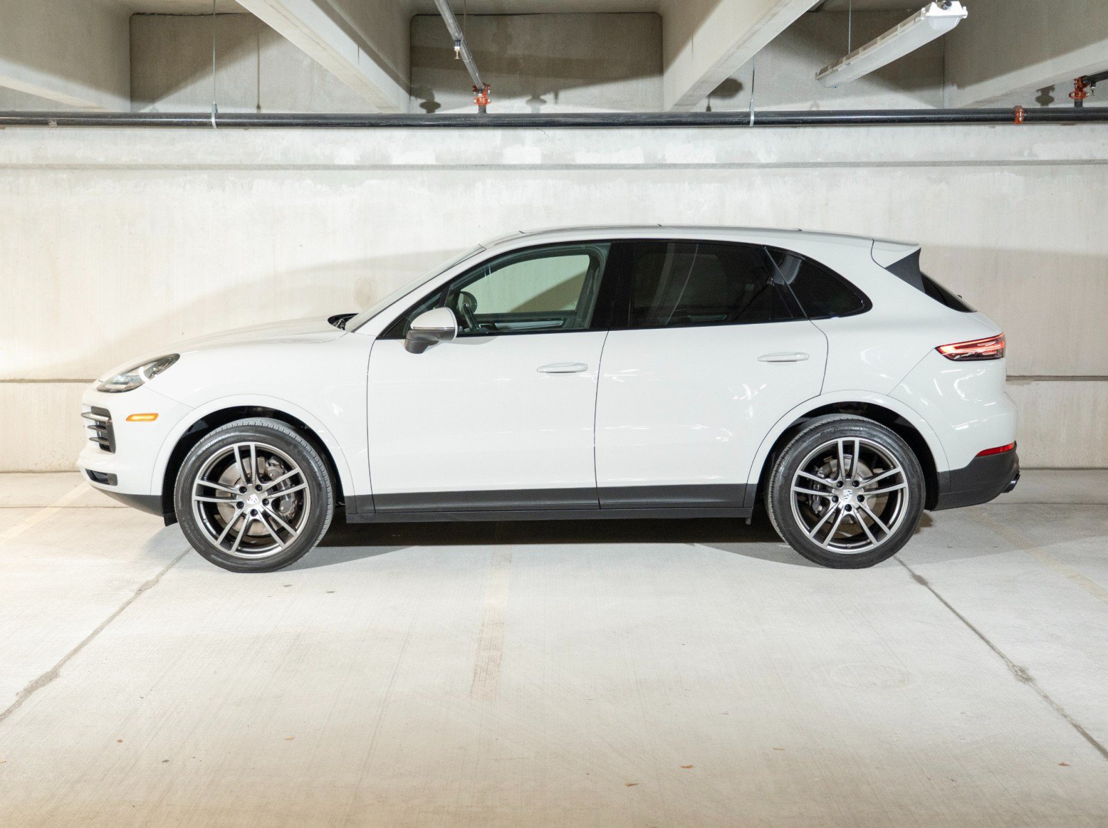 Certified 2023 Porsche Cayenne Platinum Edition AWD/4WD image 2