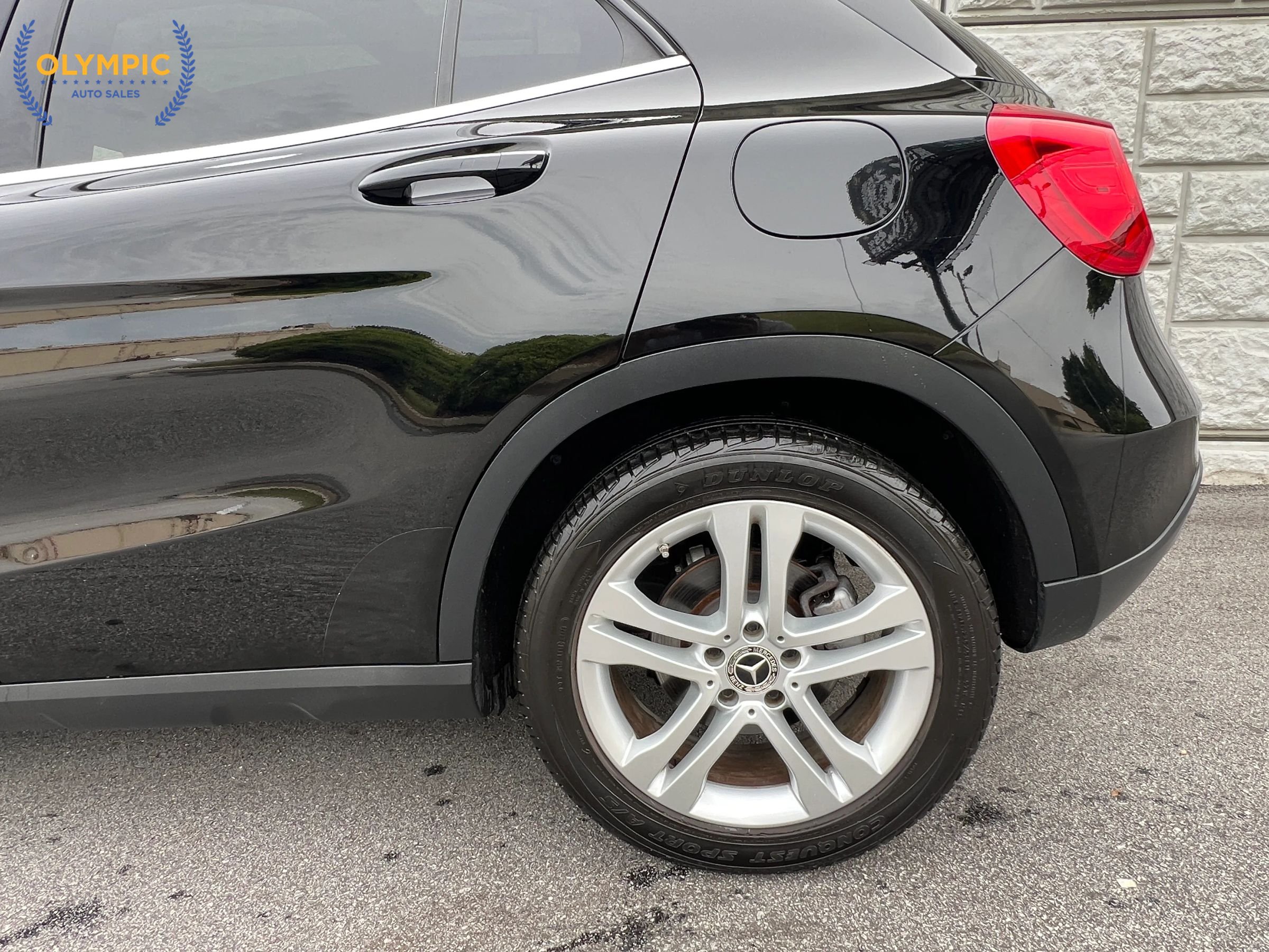 Used 2019 Mercedes-Benz GLA 250 4MATIC w/ Premium Package image 10