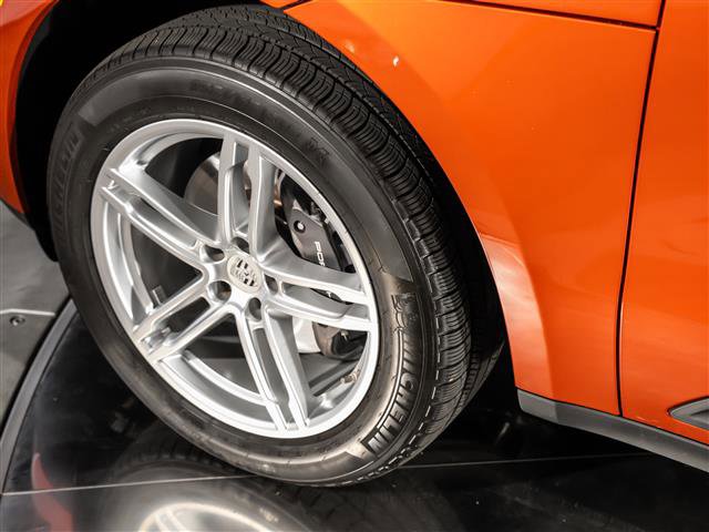 Certified 2025 Porsche Macan image 16