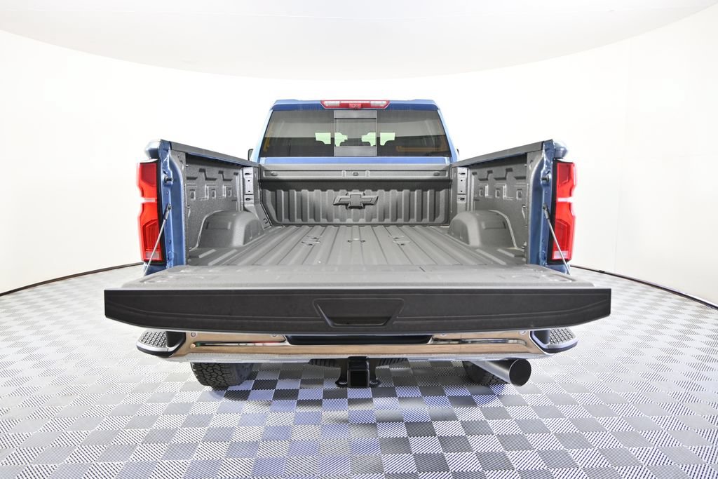 New 2026 Chevrolet Silverado 2500 LTZ w/ LTZ Convenience Package AWD/4WD image 6