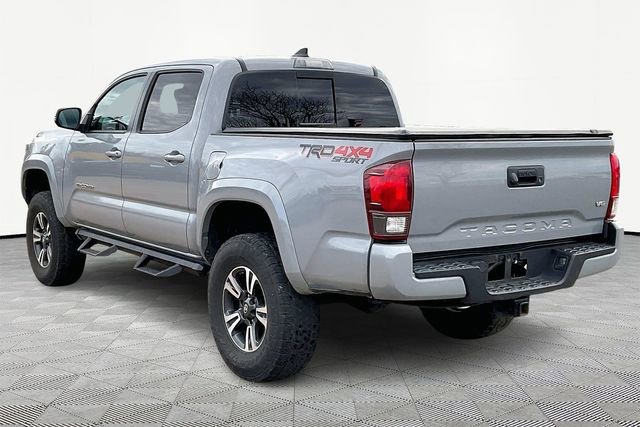 Used 2019 Toyota Tacoma SR image 4