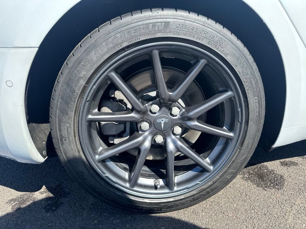Used 2019 Tesla Model 3 RWD image 9