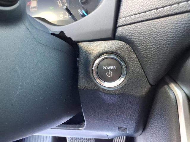 Used 2025 Toyota RAV4 XLE image 21