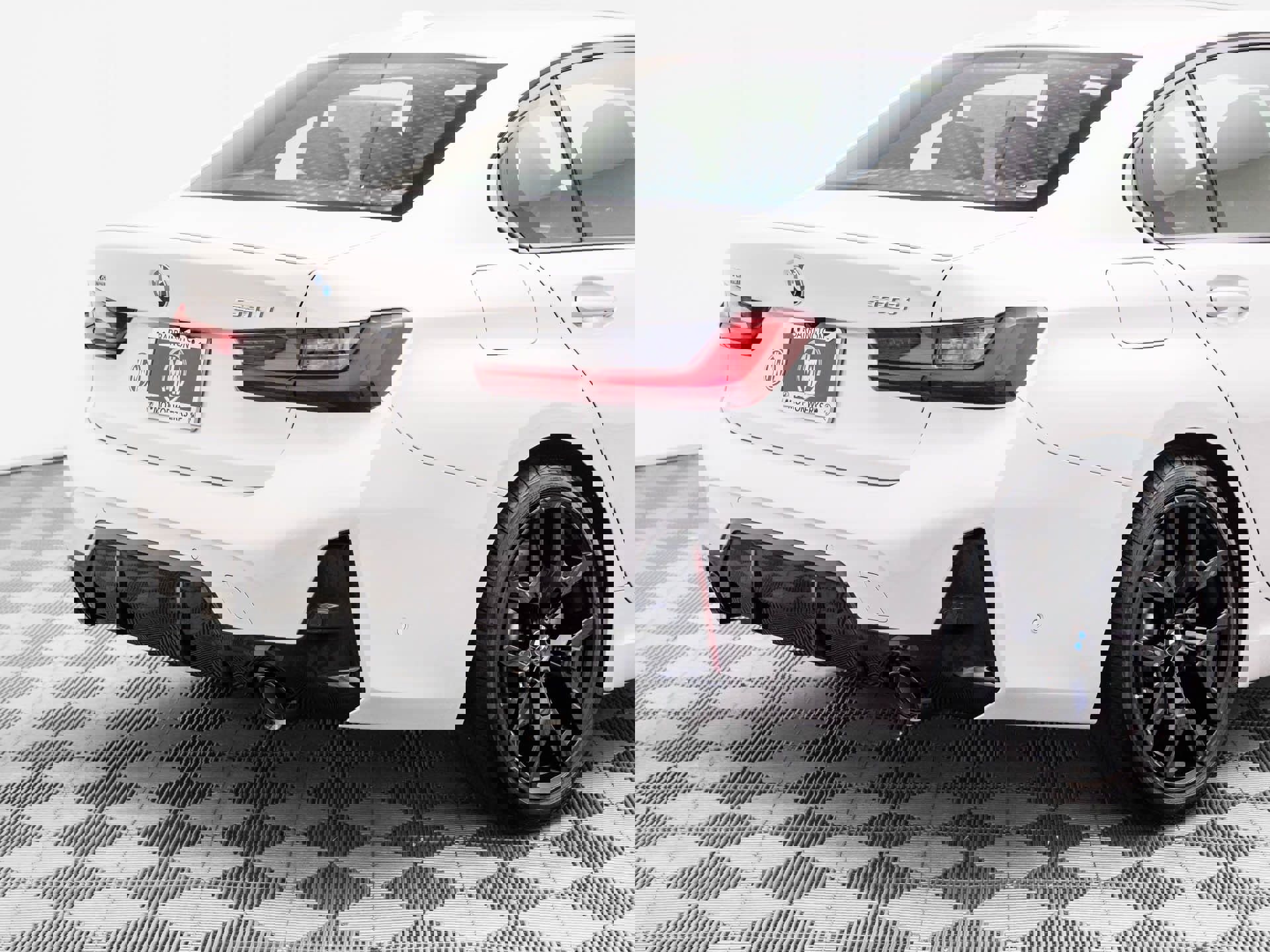 New 2026 BMW 330i xDrive Sedan w/ M Sport Package image 32