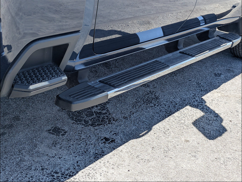 Certified 2022 Chevrolet Silverado 3500 High Country AWD/4WD image 12