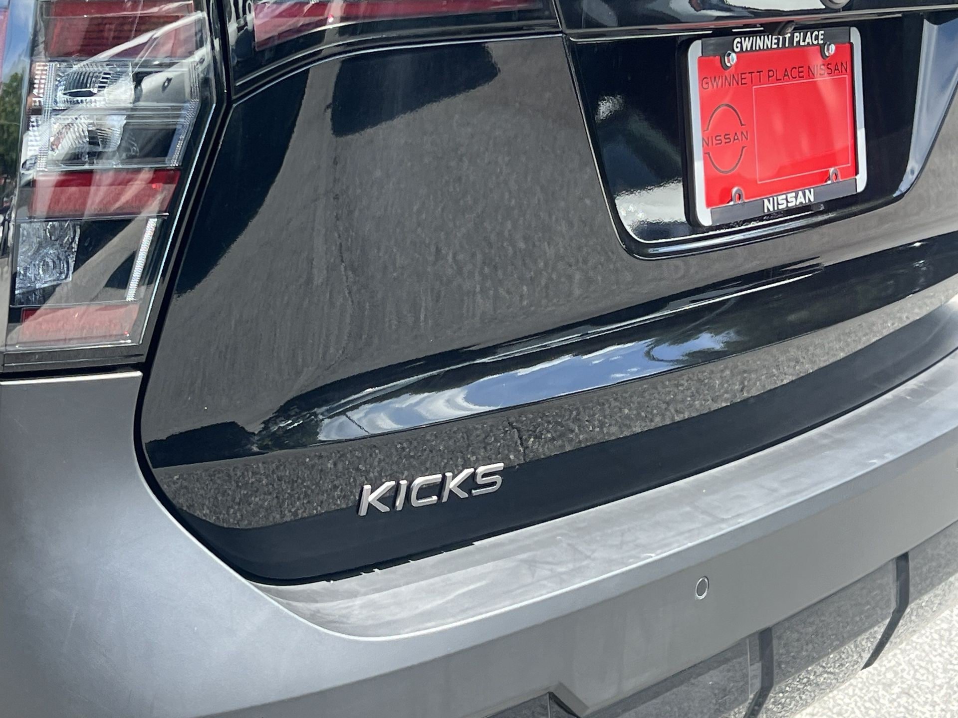 Used 2025 Nissan Kicks SV FWD image 30