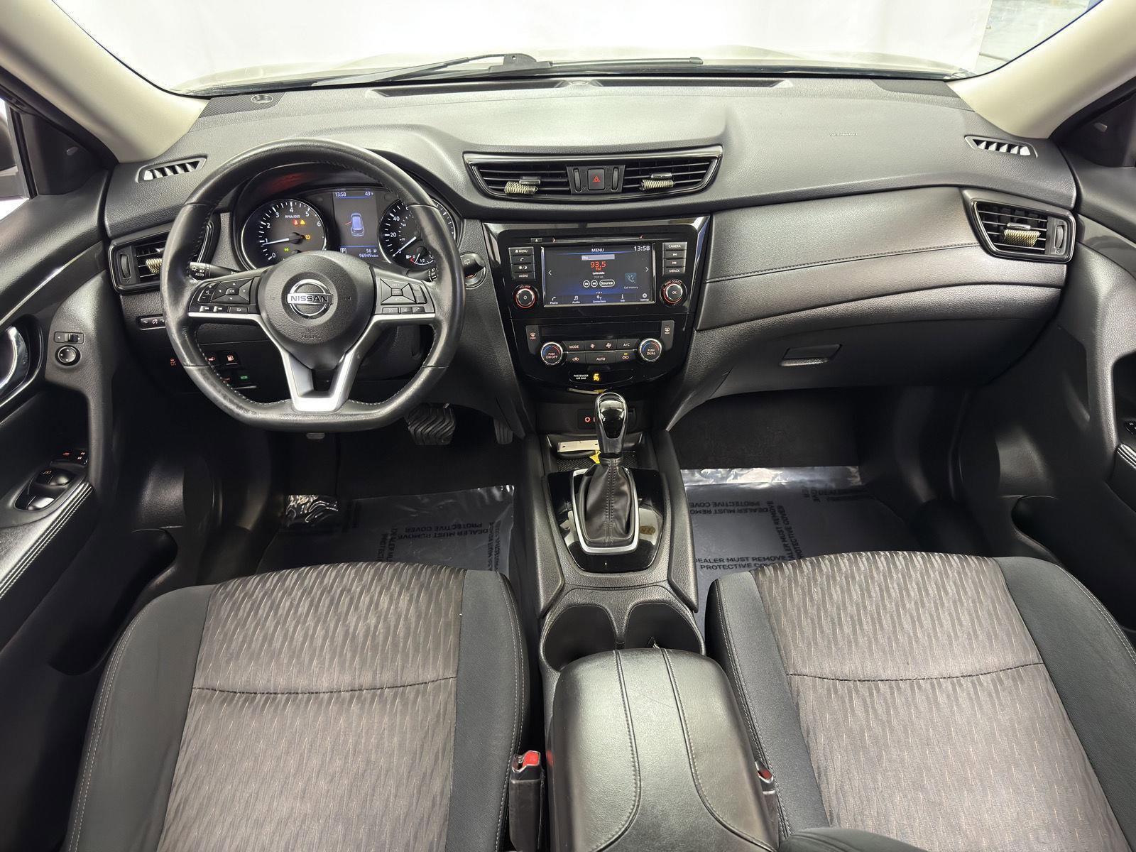 Used 2018 Nissan Rogue SV image 27