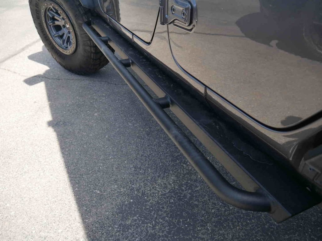 Used 2025 Jeep Wrangler Unlimited Rubicon AWD/4WD image 11