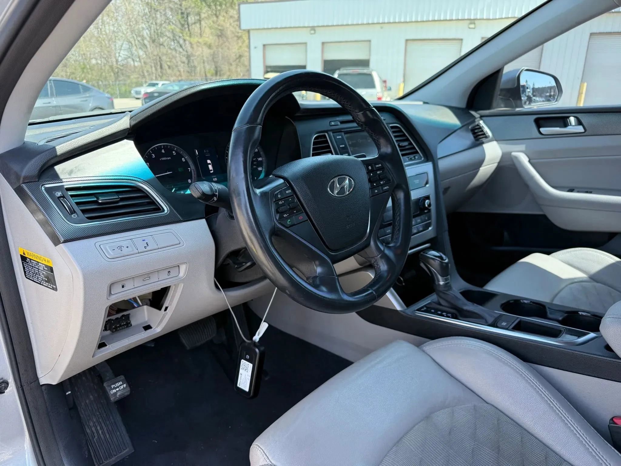 Used 2015 Hyundai Sonata Sport w/ Option Group 03 image 17