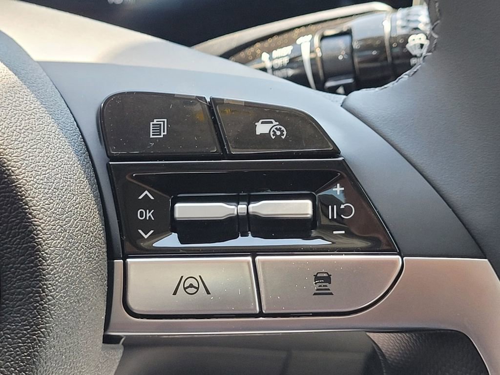 New 2025 Hyundai Elantra SEL image 24