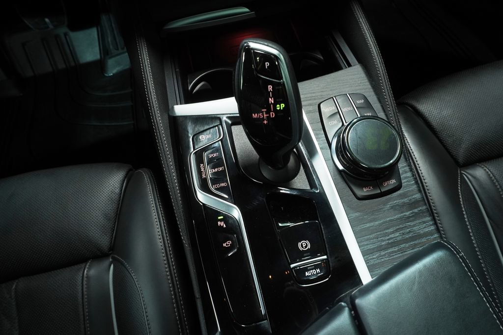 Used 2023 BMW M550i xDrive w/ Executive Package AWD/4WD image 19
