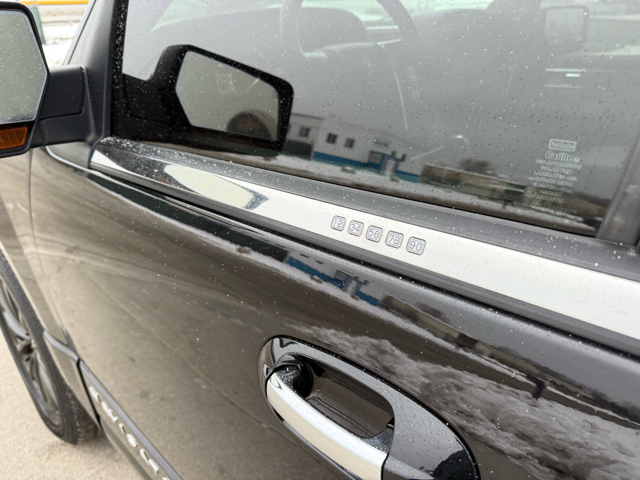 Used 2016 Lincoln Navigator Select image 10