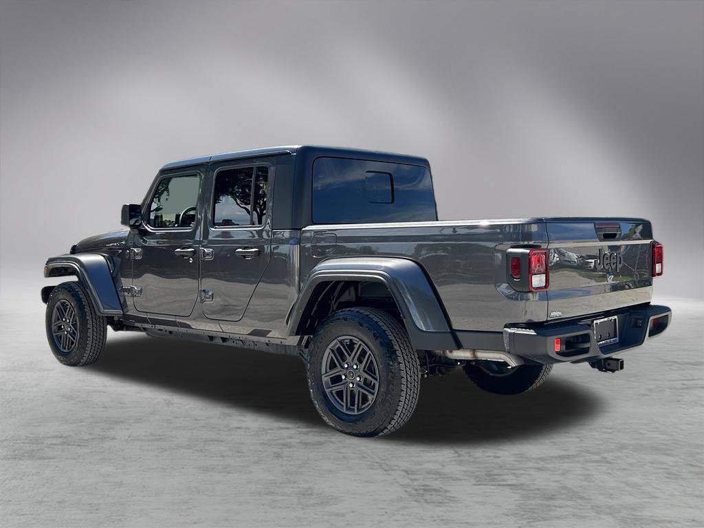 Certified 2025 Jeep Gladiator Sport AWD/4WD image 7