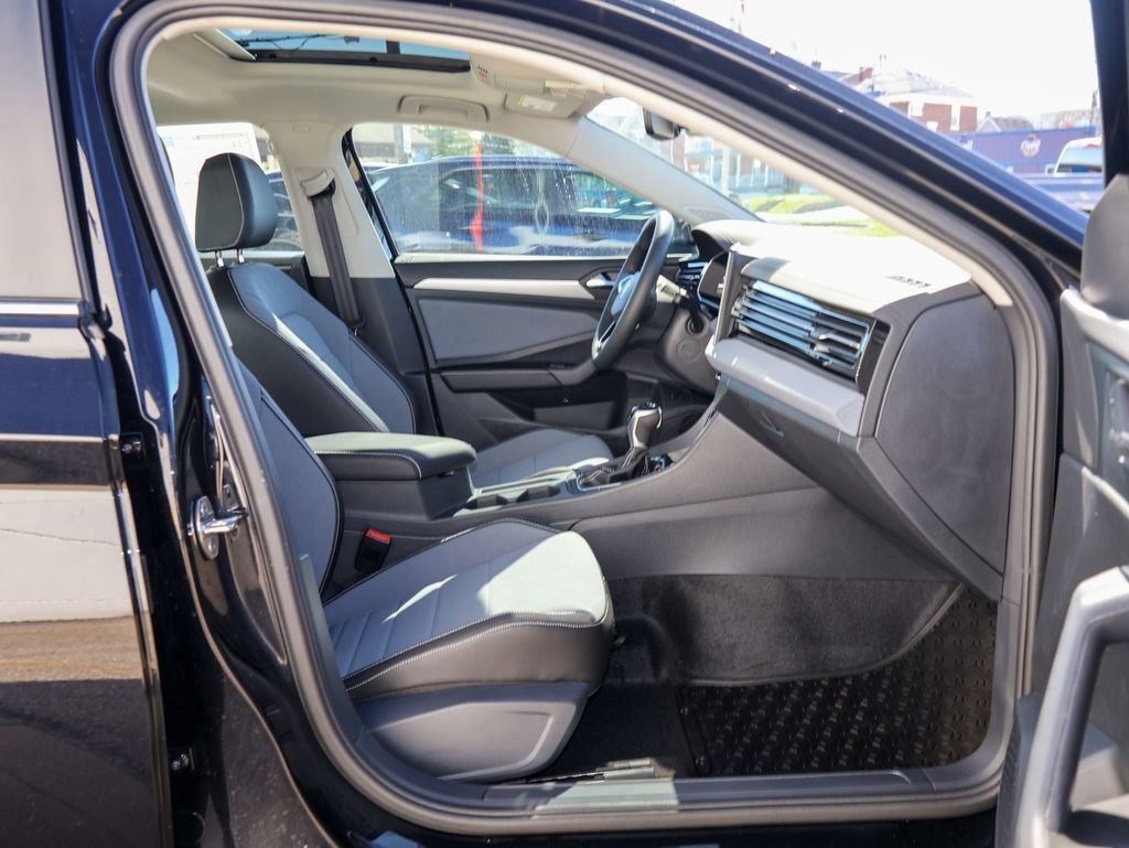 New 2026 Volkswagen Jetta SE FWD image 24