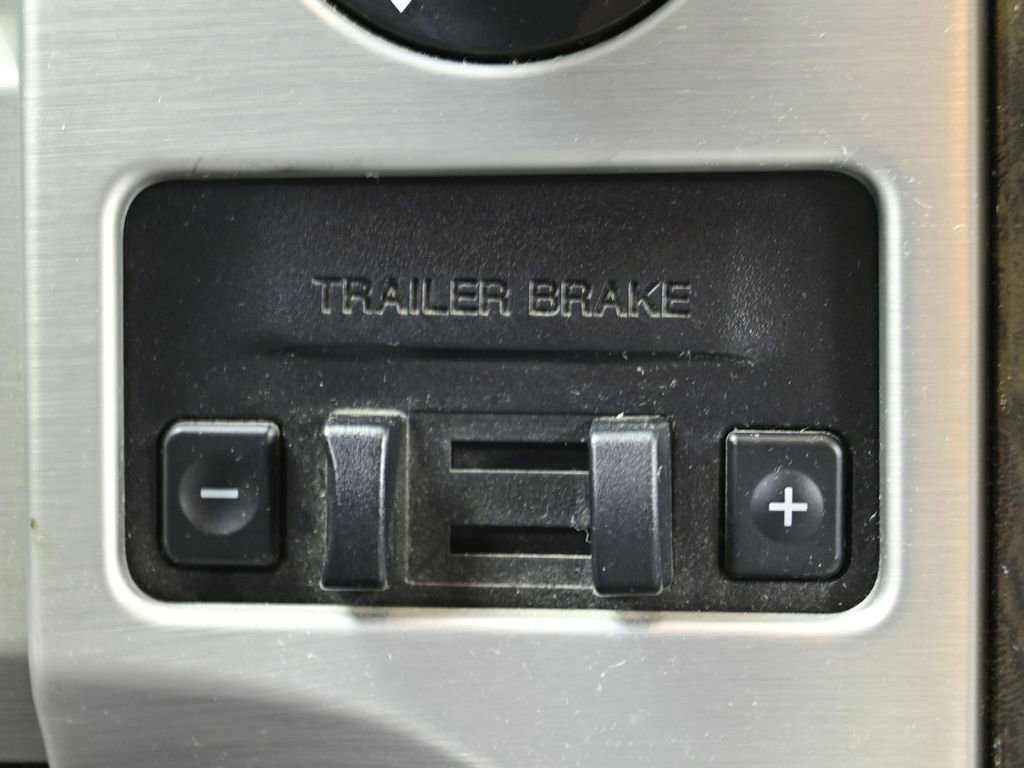 Used 2014 Ford F150 Platinum image 11