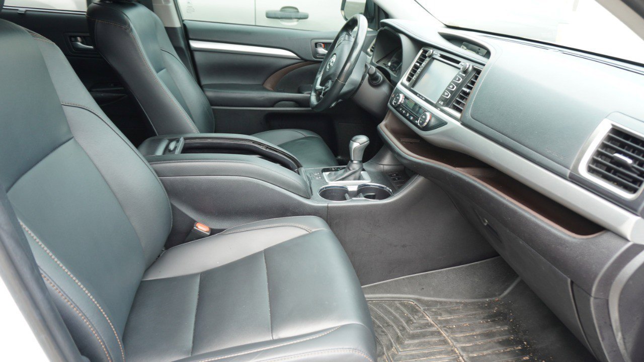 Used 2019 Toyota Highlander XLE FWD image 9
