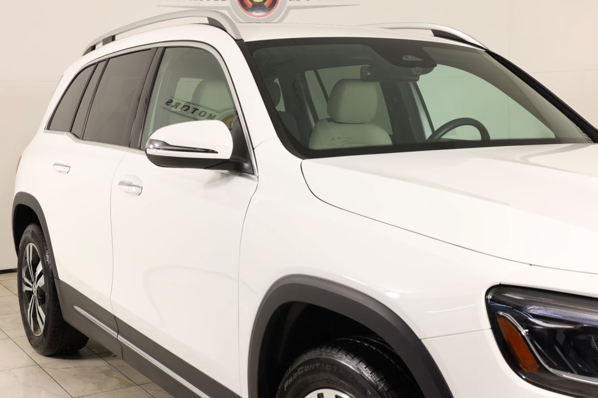 Used 2025 Mercedes-Benz GLB 250 4MATIC image 38