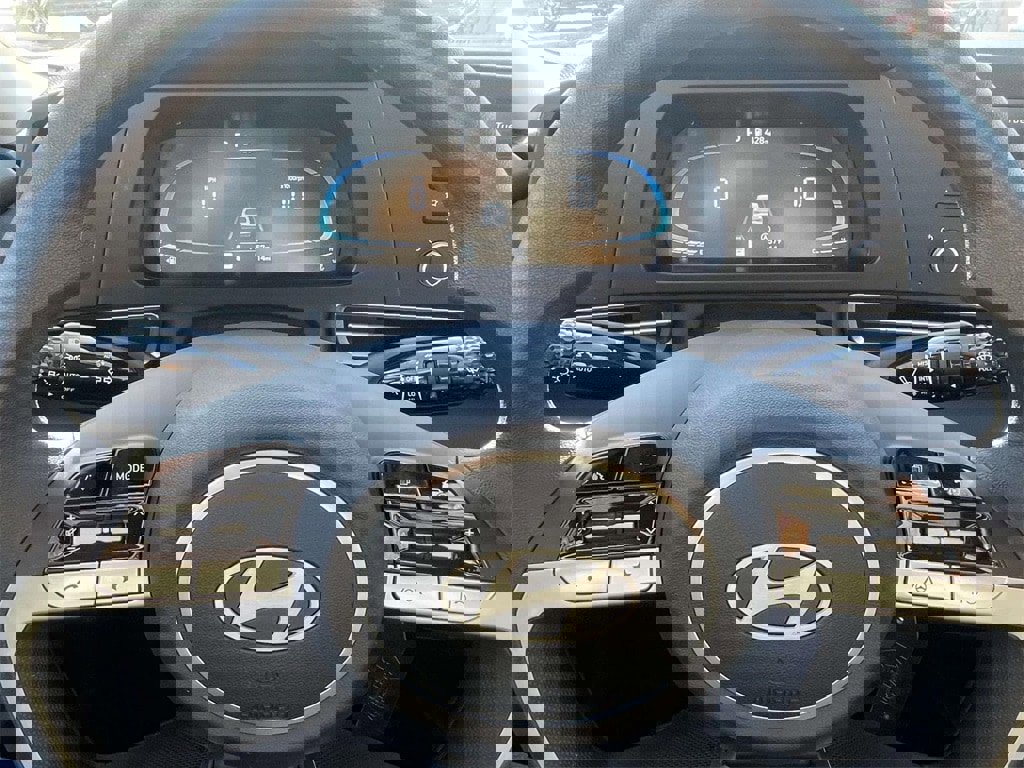 New 2026 Hyundai Elantra SE image 18