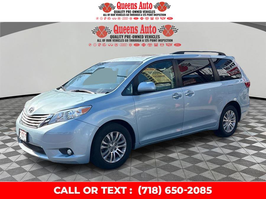 Used 2017 Toyota Sienna XLE image 2