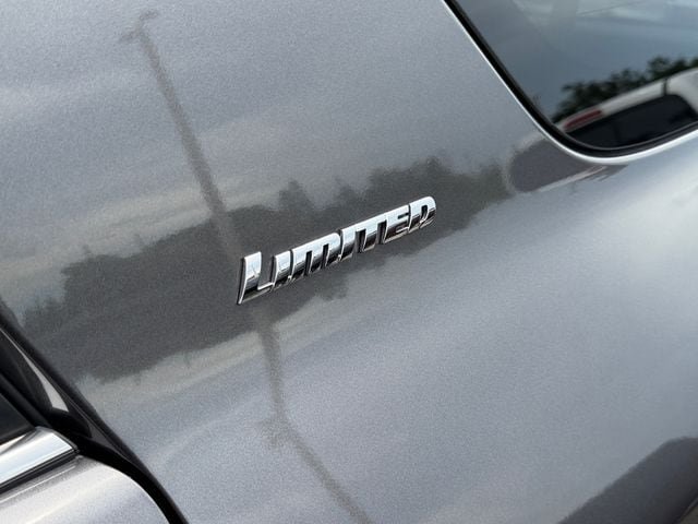 Used 2023 Toyota 4Runner Limited RWD image 10