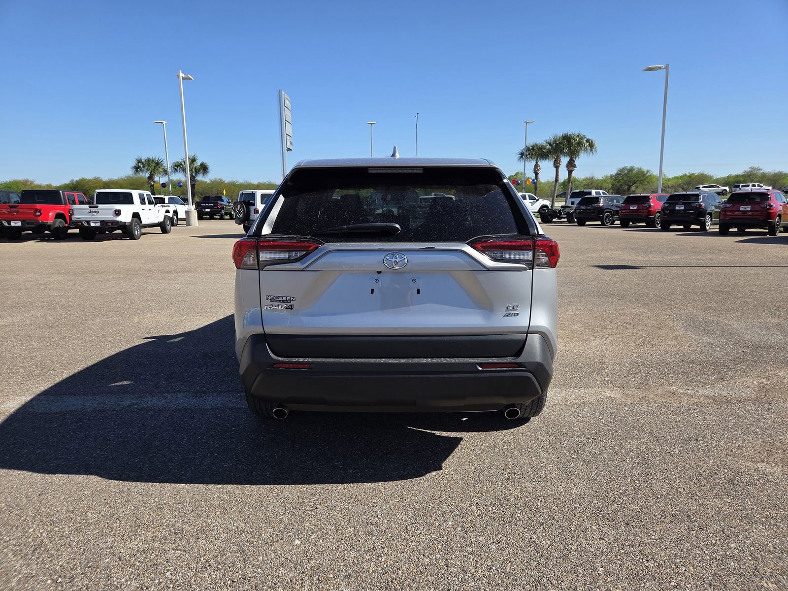 Used 2024 Toyota RAV4 LE AWD/4WD image 6