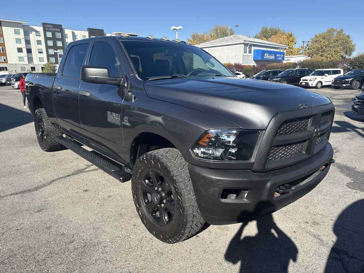 Used 2018 RAM 2500 Tradesman w/ Chrome Appearance Group AWD/4WD image 4