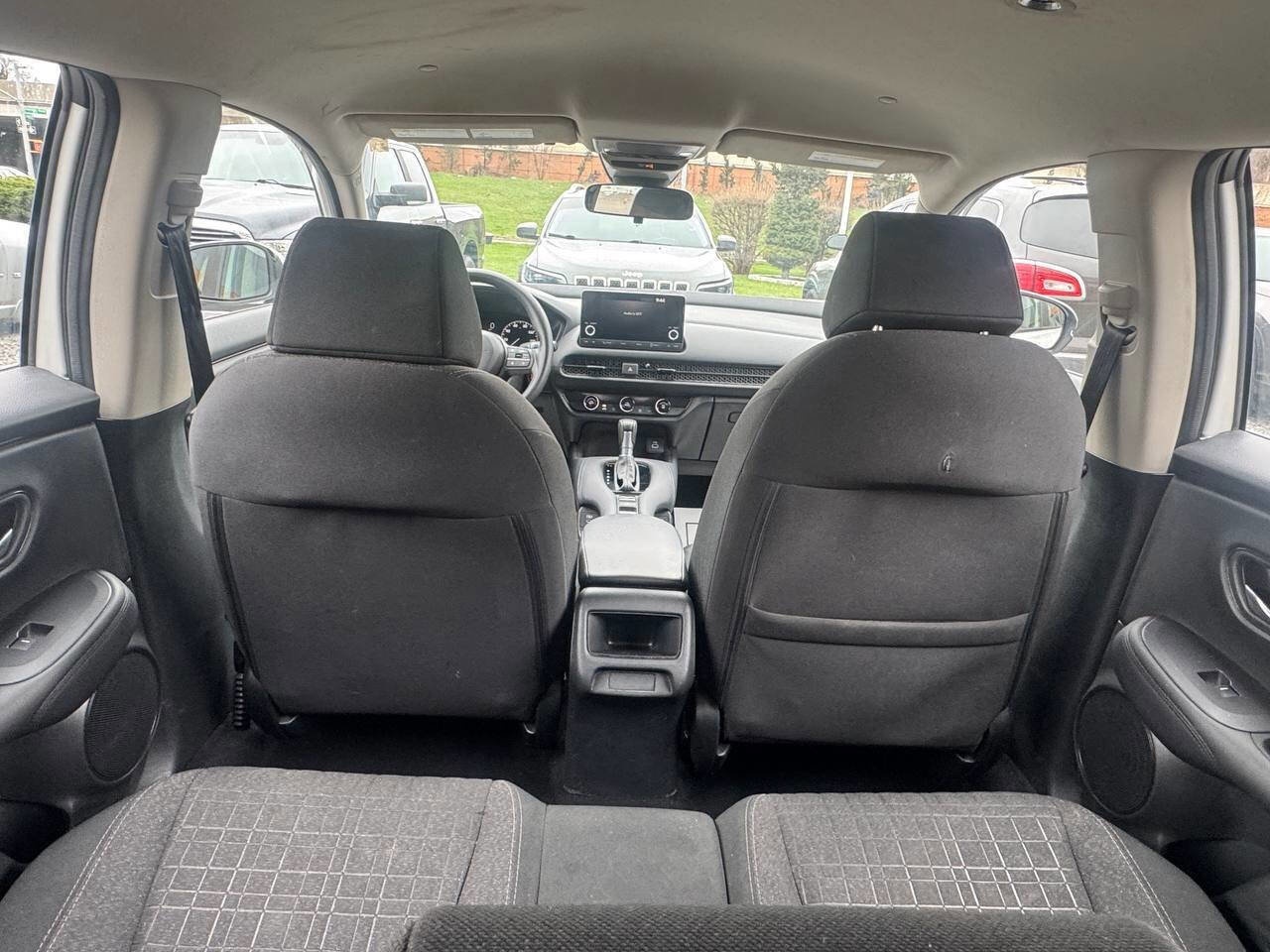 Used 2025 Honda HR-V LX image 19