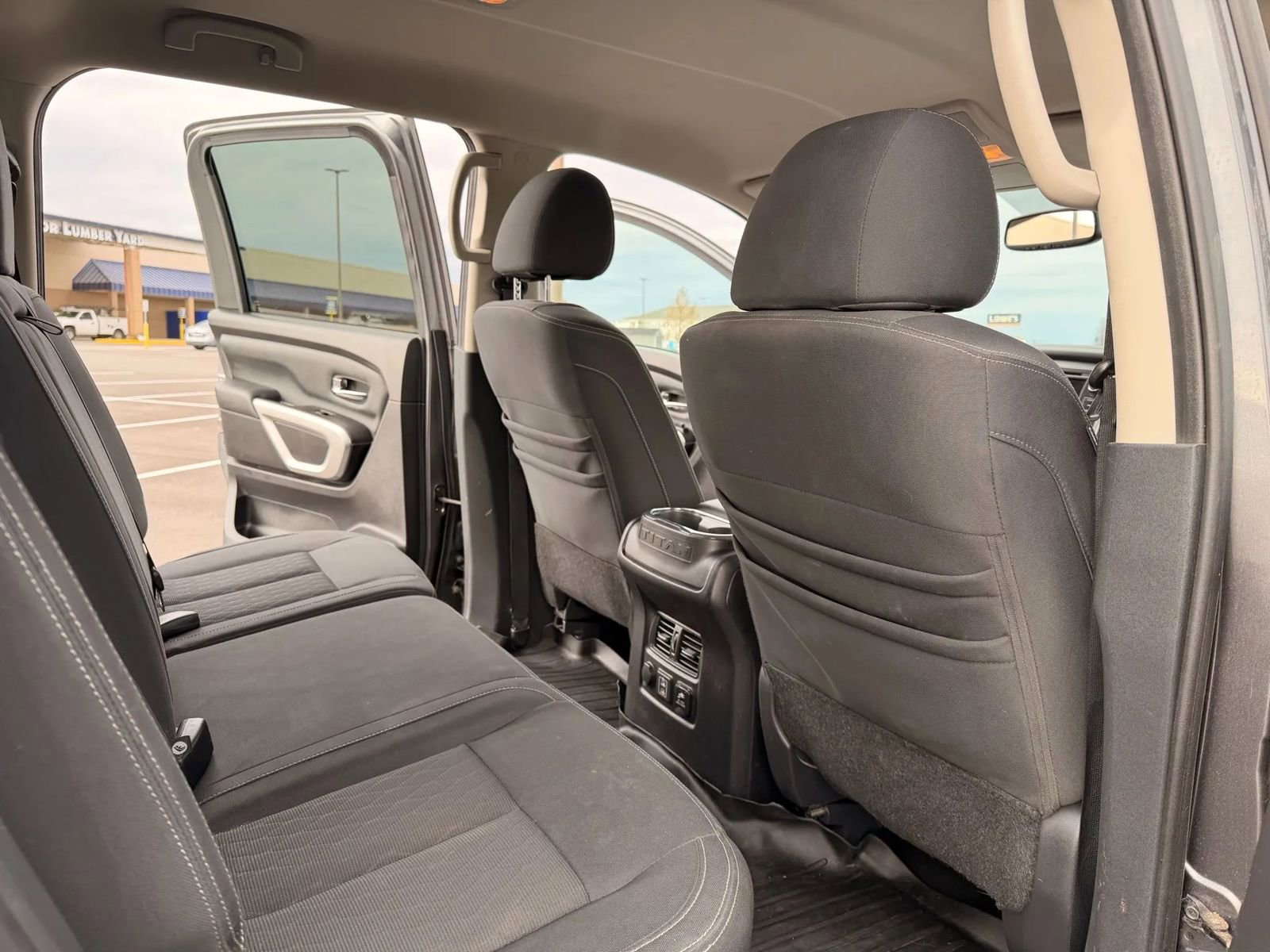 Used 2019 Nissan Titan SV w/ SV Convenience Package image 22