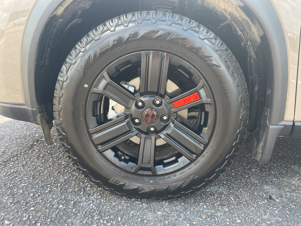 Certified 2025 Nissan Rogue SV image 26