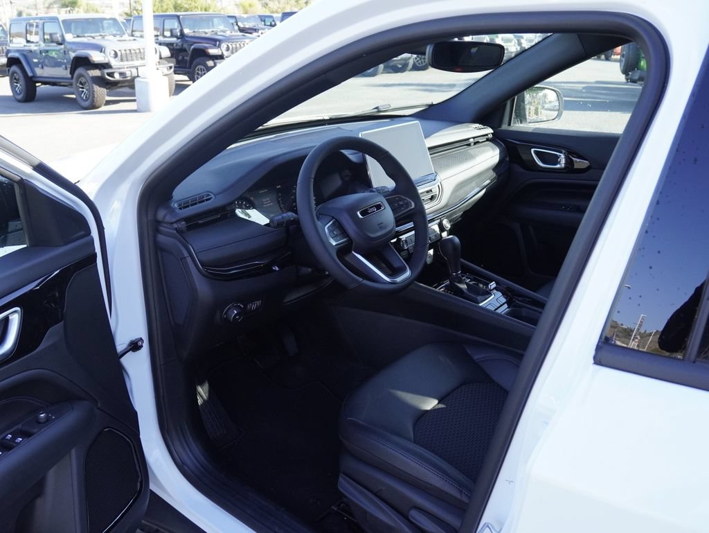 New 2026 Jeep Compass Latitude AWD/4WD image 22