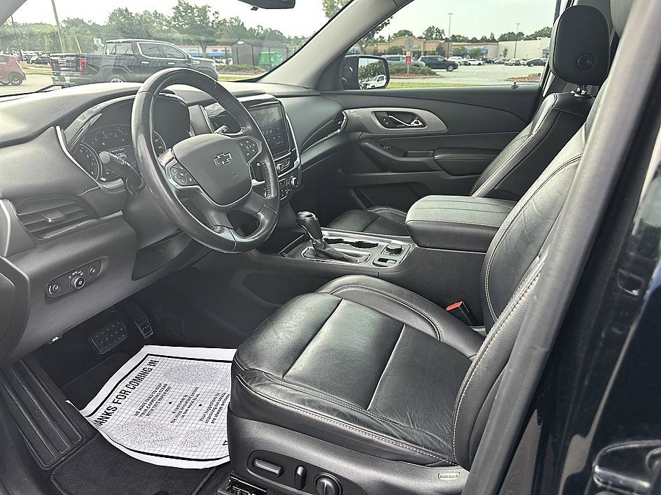 Used 2020 Chevrolet Traverse RS FWD image 13