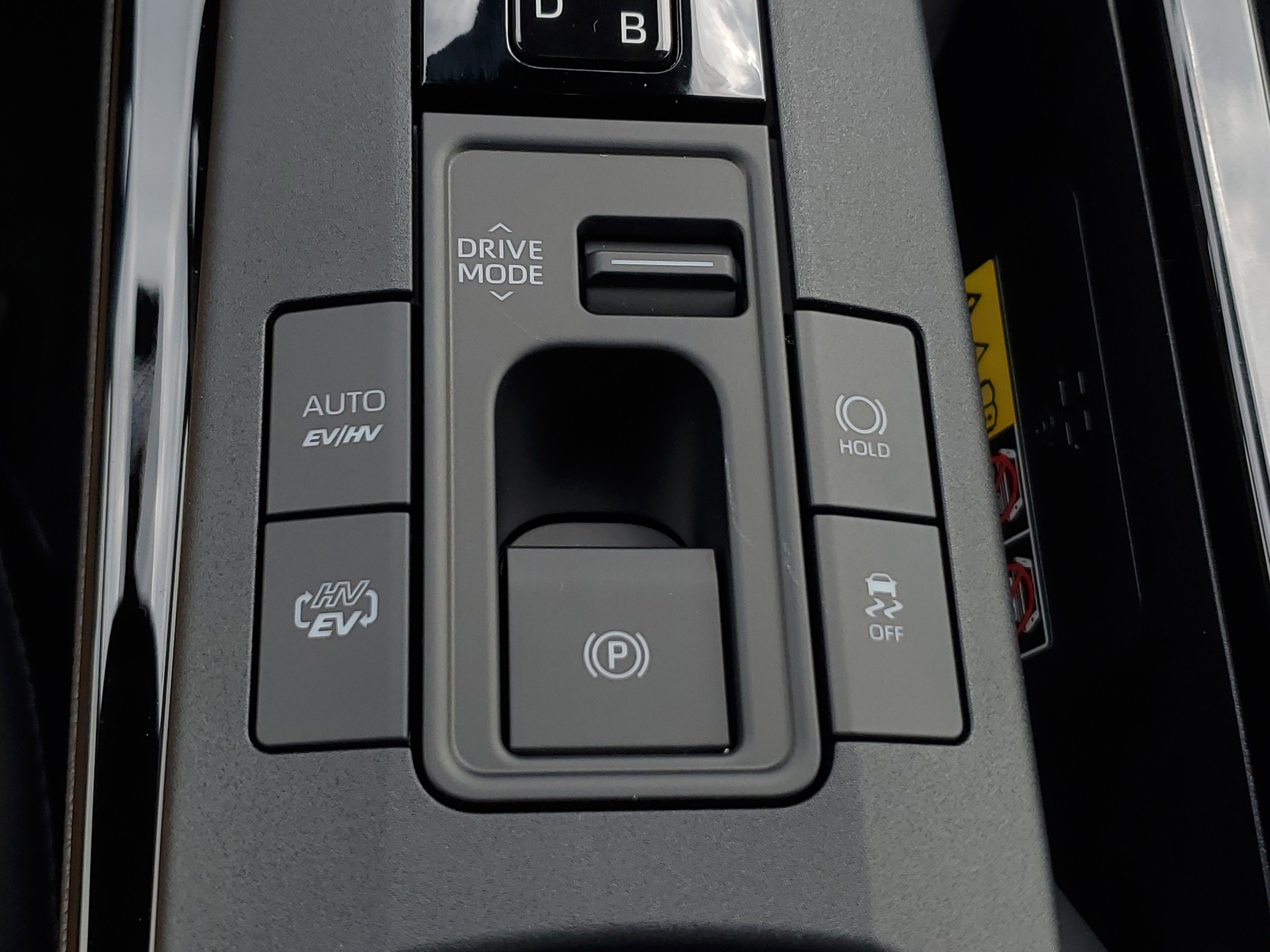 New 2026 Toyota Prius Plug-In Hybrid FWD image 25