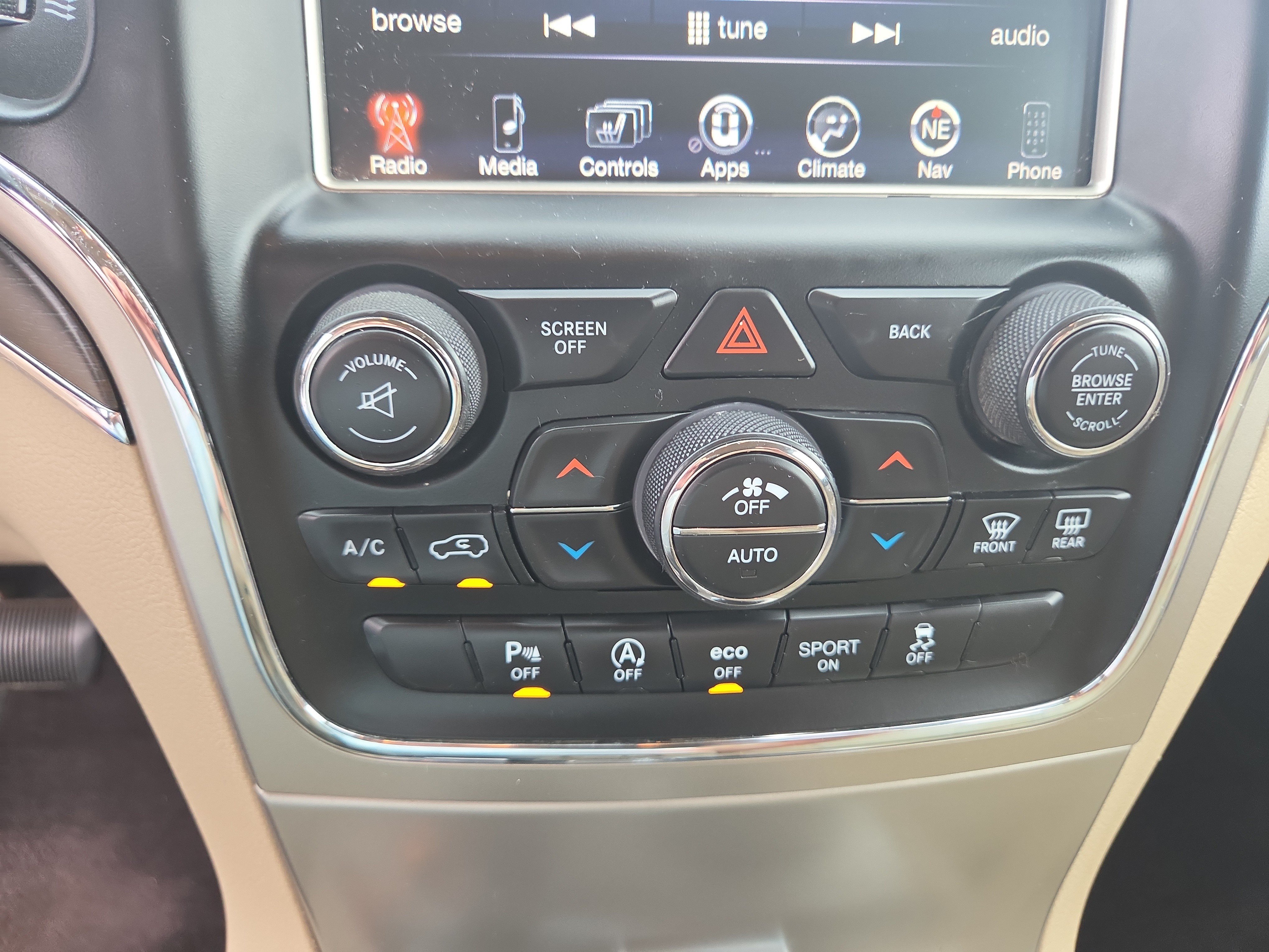 Used 2017 Jeep Grand Cherokee Limited AWD/4WD image 6