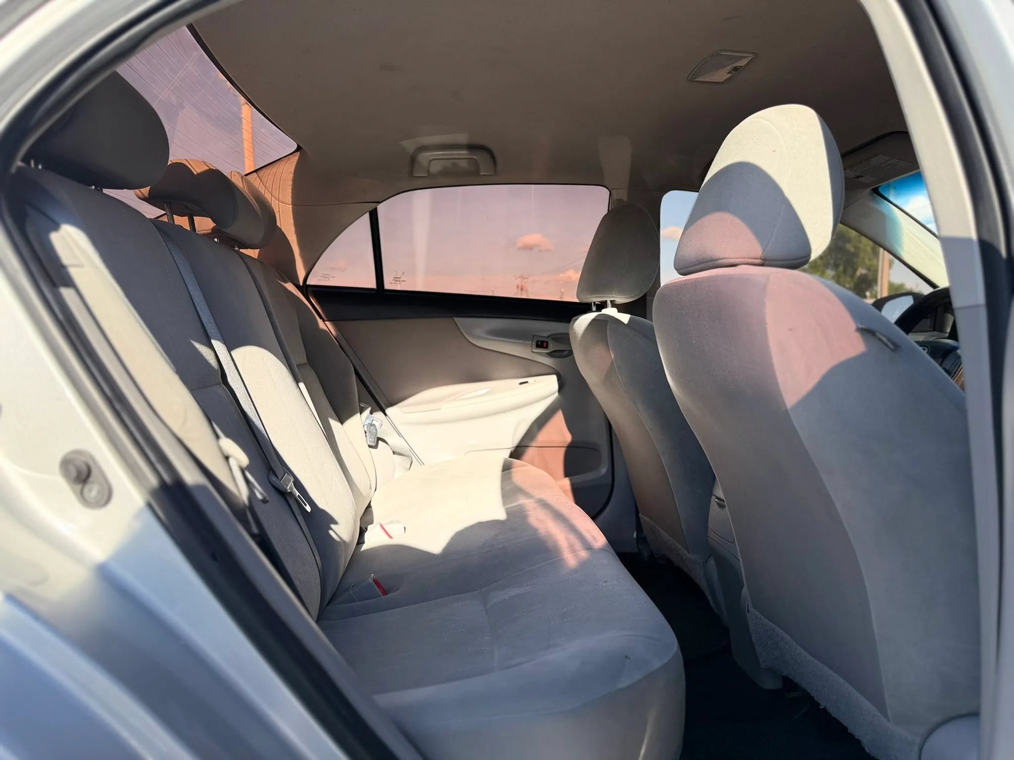 Used 2012 Toyota Corolla L FWD image 34